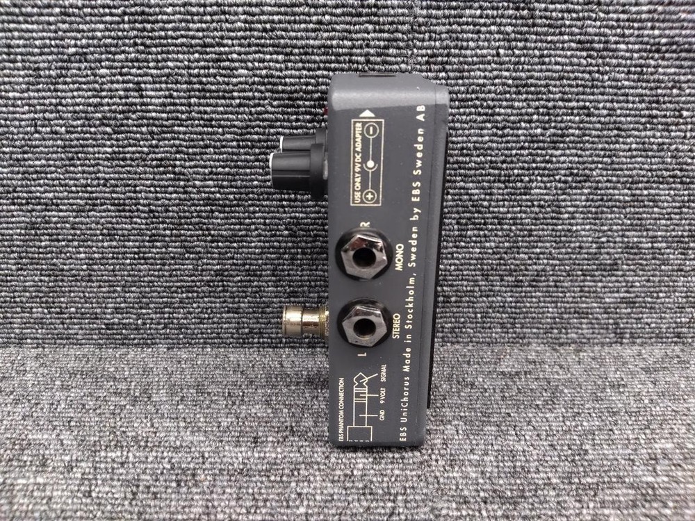 EBS UNI CHORUS missing back screw Effects pedal