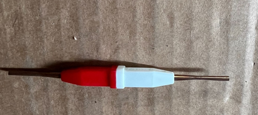 AMP/TYCO 91067-2 Insertion / Extraction Tool - Red/White Solid Plastic Body New