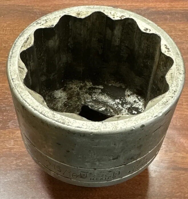 URREA 5794 SOCKET 1” Drive 12 Point 2-15/16”