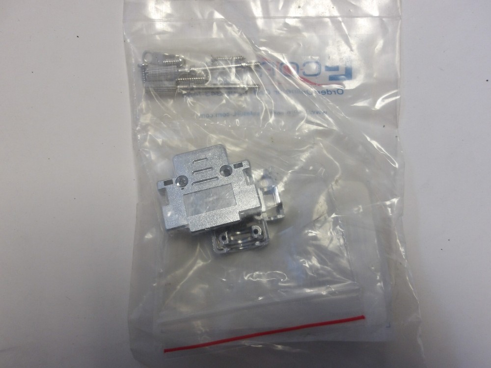 L COM P/N: SDRS09HOT D-SUB BACKSHELL CONNECTOR ABS 180 DEGREES