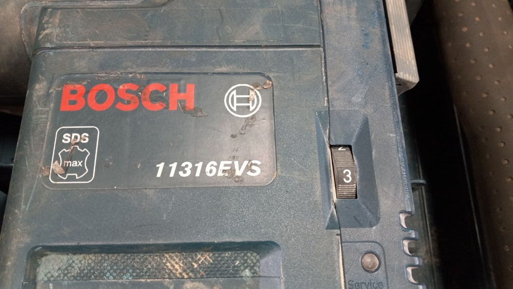 Bosch 11316evs Variable Speed SDS-Max Demolition Hammer (NO HANDLE)
