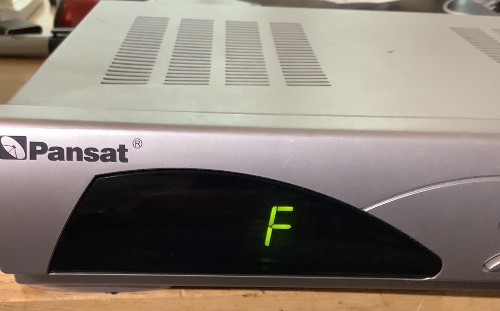 PANSAT Model 2500A DIGITAL SATELLITE RECEIVER BOX