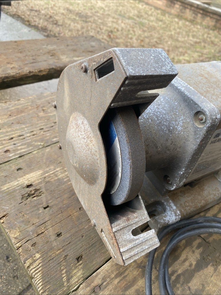 Black & Decker Heavy Duty Double Wheel Grinder 6-7" DB-01