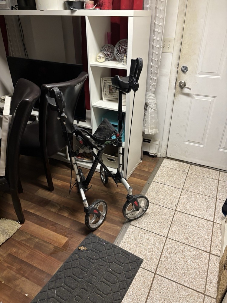 Beyour Walker 4-Wheel Rollator with Seat, Adjustable Height, Black/Silver