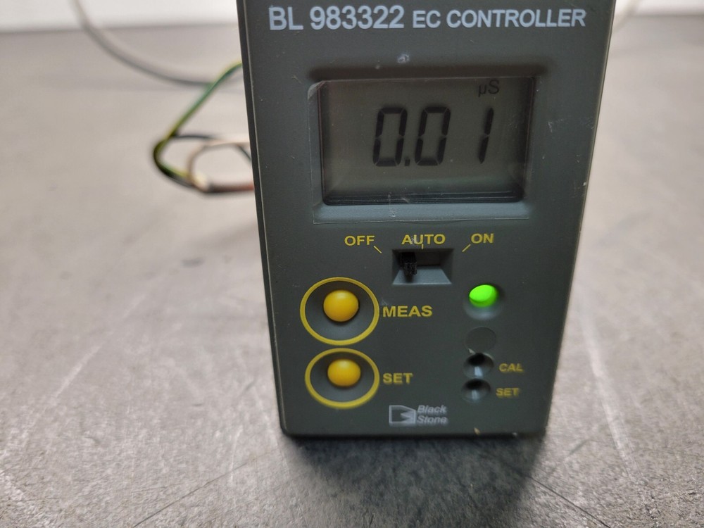 Hanna Instruments Black Stone BL983322 EC Controller.