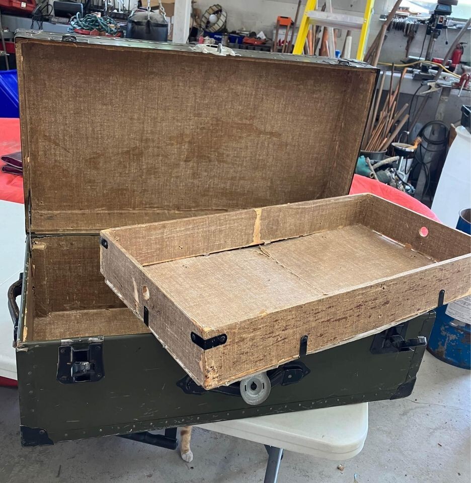 Sampson 2 Layer Vintage Trunk