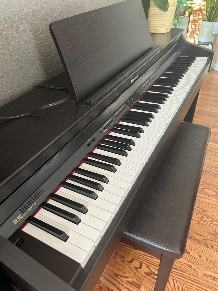 Roland Digital piano HP 302