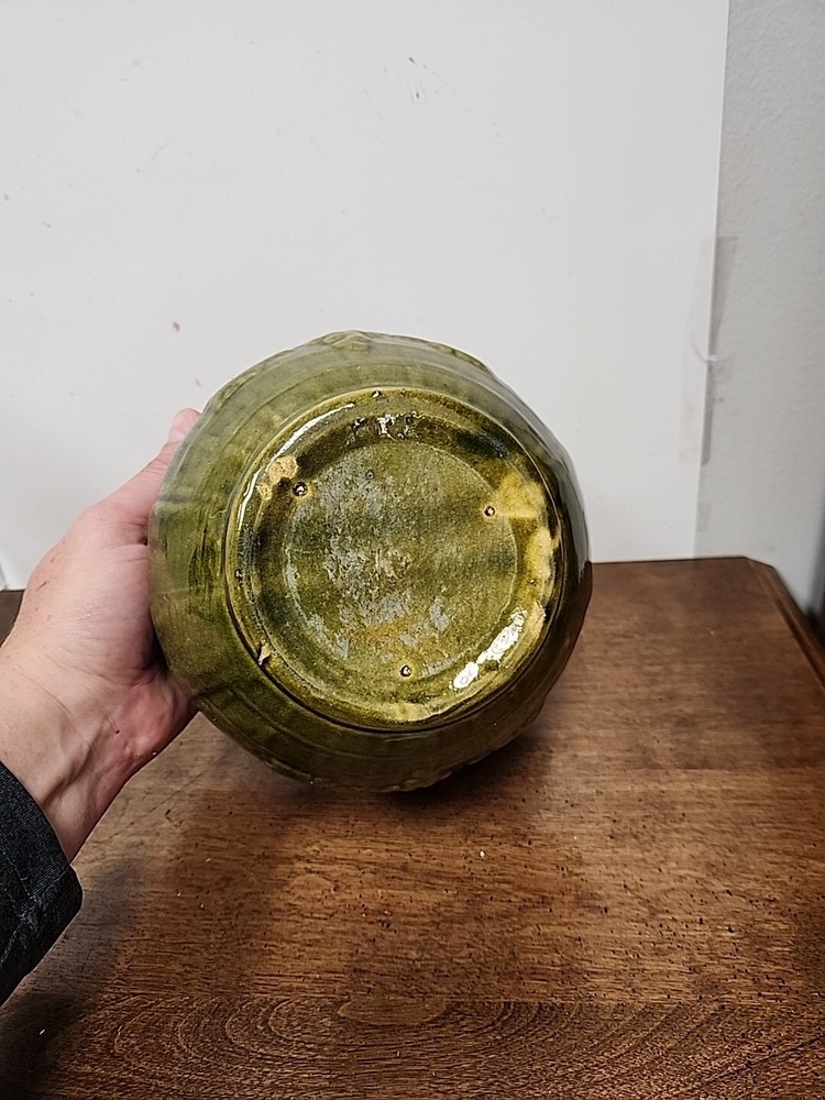 BEAUTIFUL MCCOY POTTERY GREEN GRAPE LEAF SPITTOON CUSPIDOR