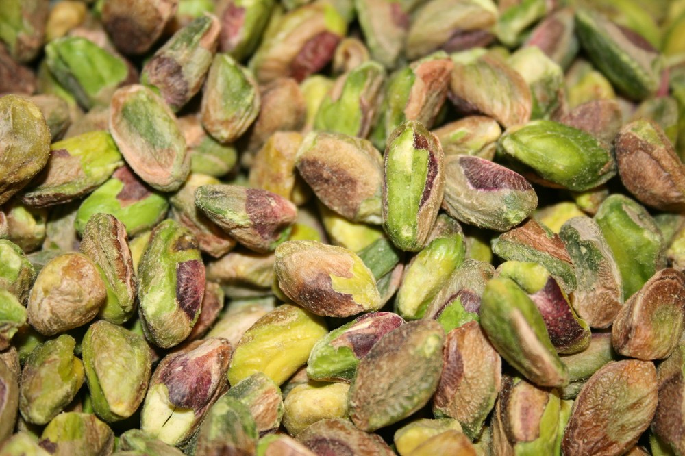 PISTACHIOS SHELLED KERNELS RAW UNSALTED, 2LBS