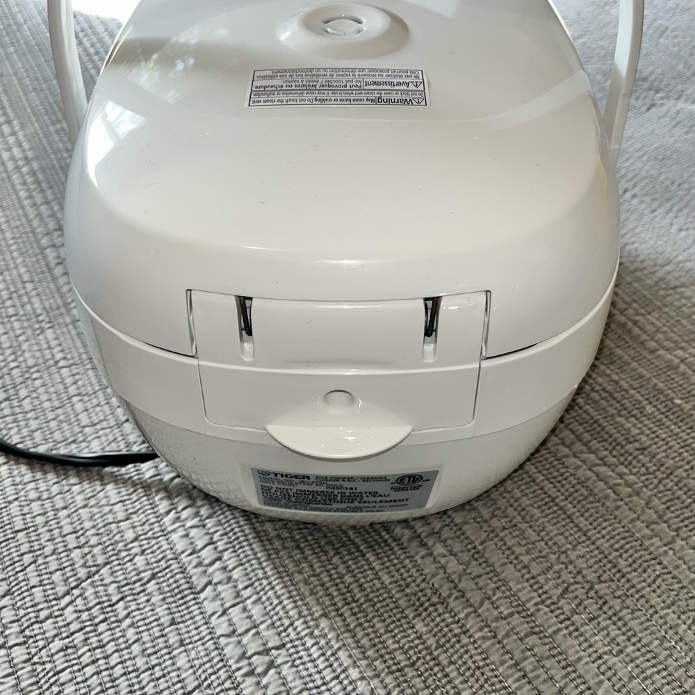 Tiger JBV-S10U 5.5 Cup Microcomputer Rice Cooker White Multi-Menu