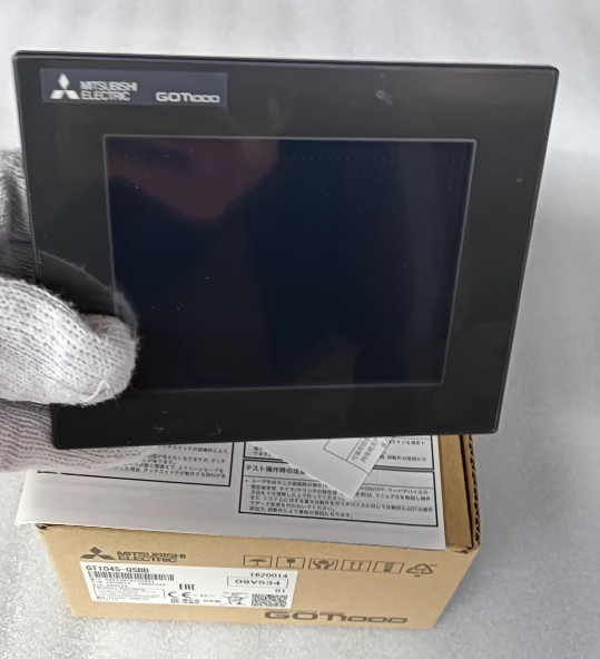 New in box Mitsubishi GT1045-QSBD touch screen