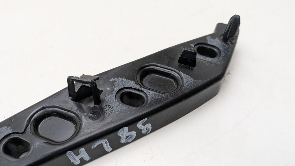 RANGE ROVER EVOQUE L551 BUMPER MOUNT BRACKET FRONT RIGHT DRIVER SIDE 2025