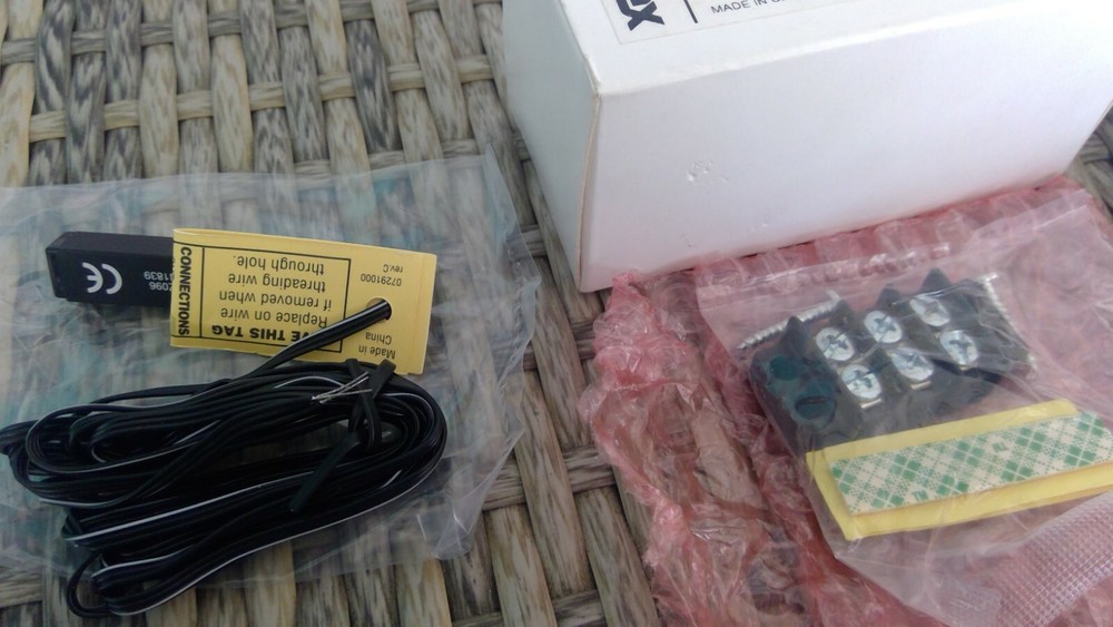 XANTECH 48085B ADJUSTABLE CFL FRIENDLY, DINKY LINK, BLACK