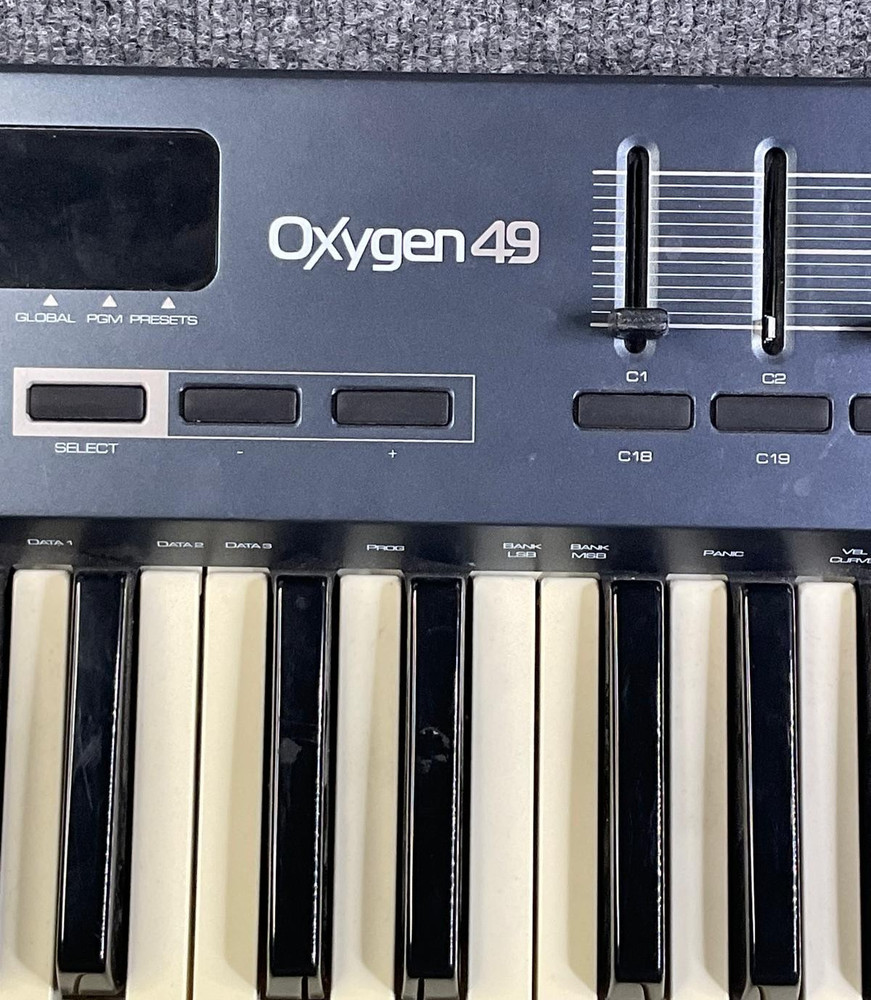 Vintage M-Audio Oxygen 49 3rd Gen Electronic MIDI Controller Keyboard Piano