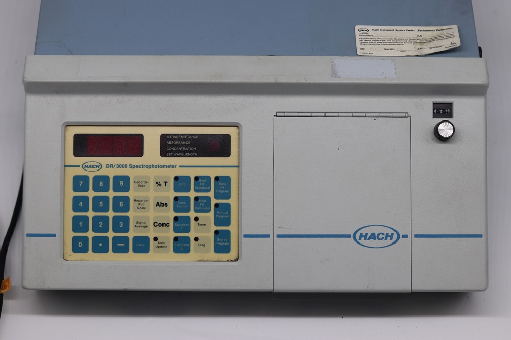 Hach DR/3000 Spectrophotometer