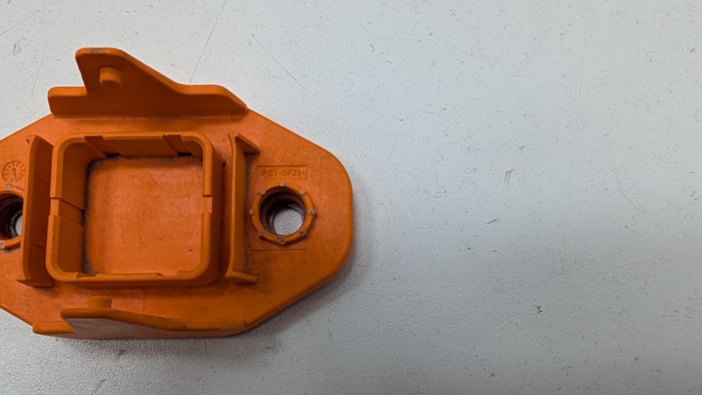 Tesla Model 3/Y Main Battery Coever Plug 1109535-00-D OEM
