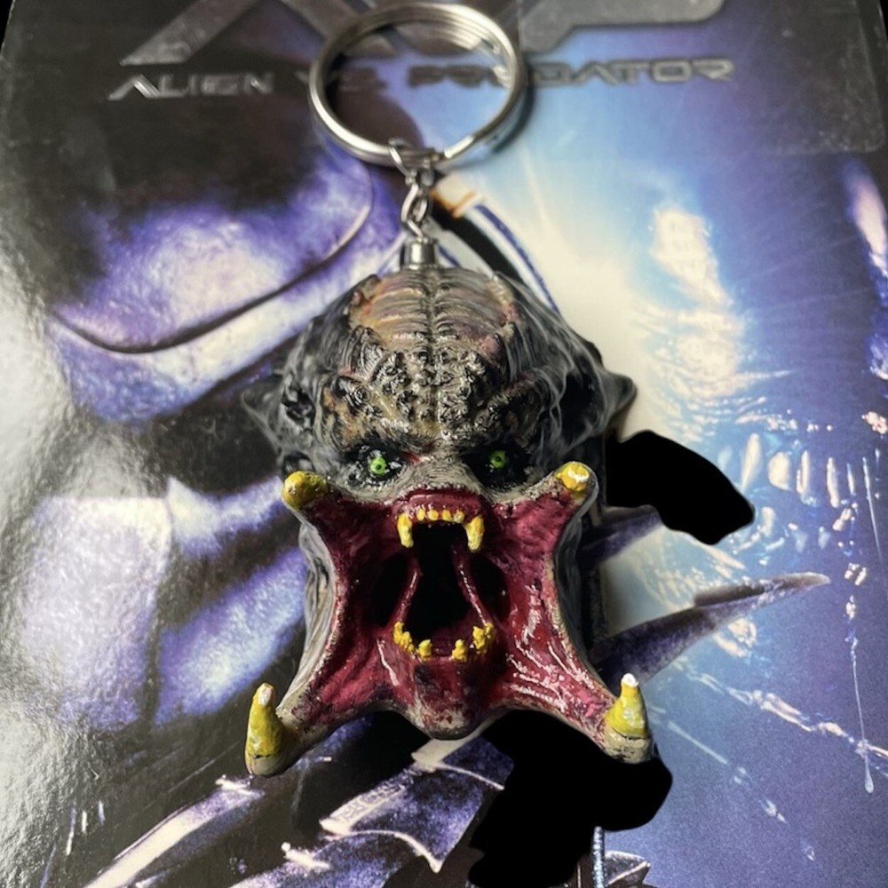 Alien vs. Predator keychains