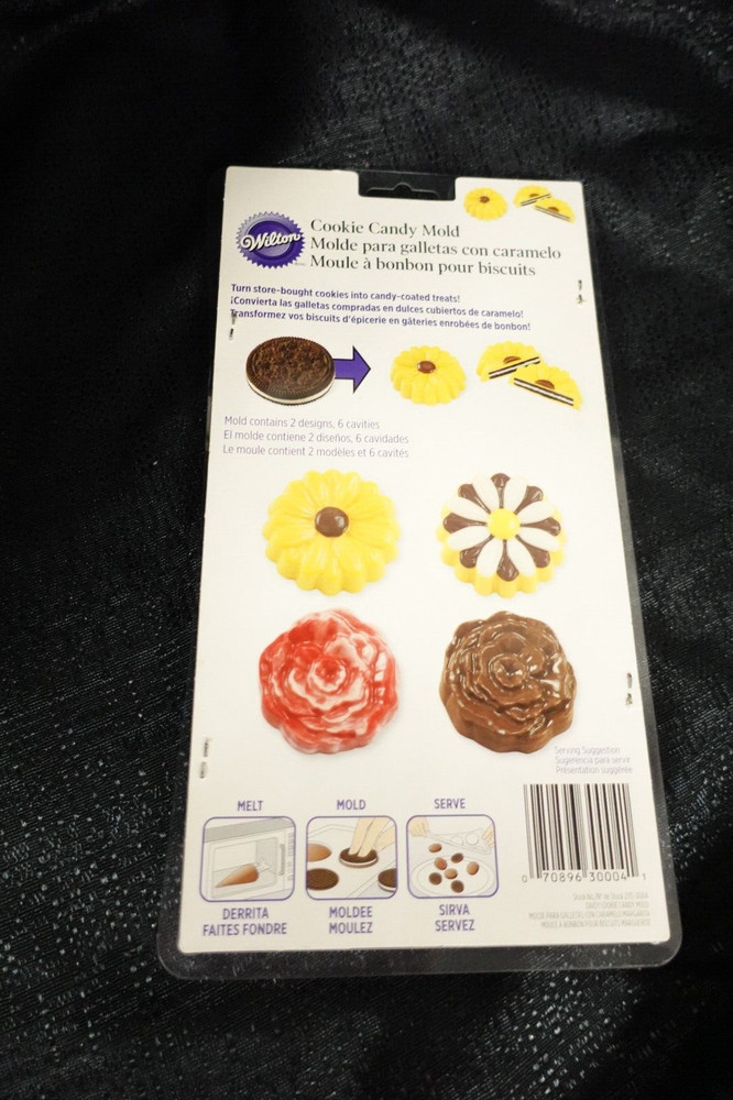 Wilton FLOWER Cookie Candy Mold / NEW