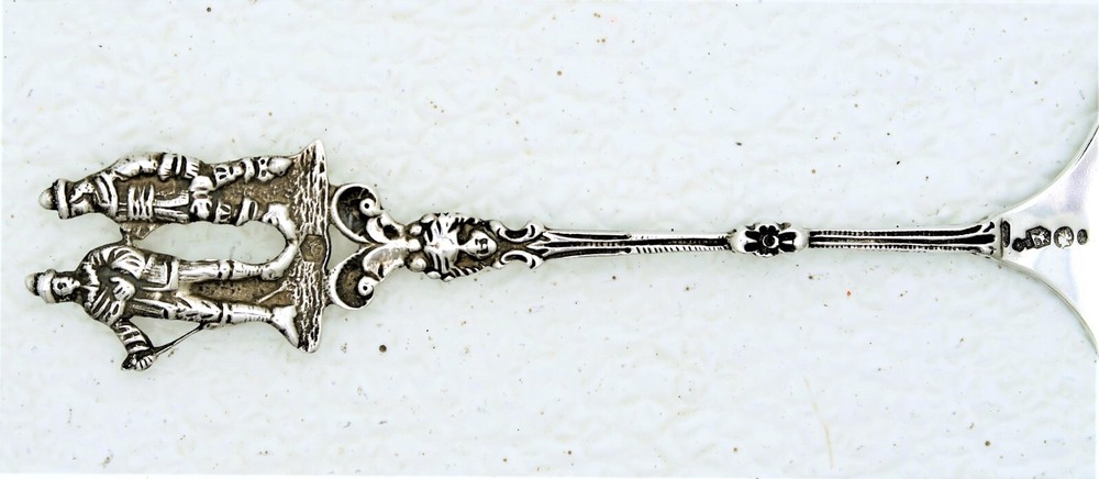 Dutch Netherlands Solid Silver Server wth Two Figure Handle End Hallmarked A.P