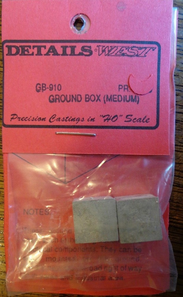 Details West 910  x HO Ground Box Medium
