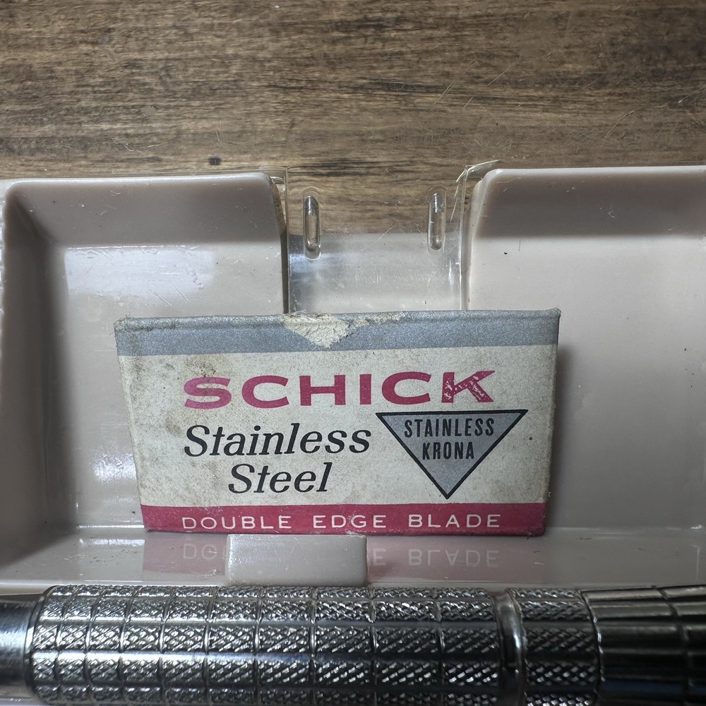 Vintage 1950’s Gillette Razor With Plastic Case & Extras