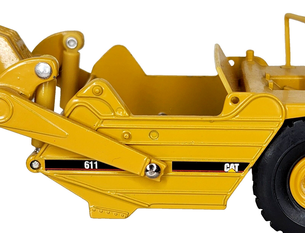 Norscot CAT 611 Wheel Tractor Scraper 1:64 Diecast Model