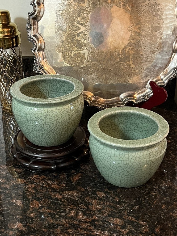 Pr celadon green planter