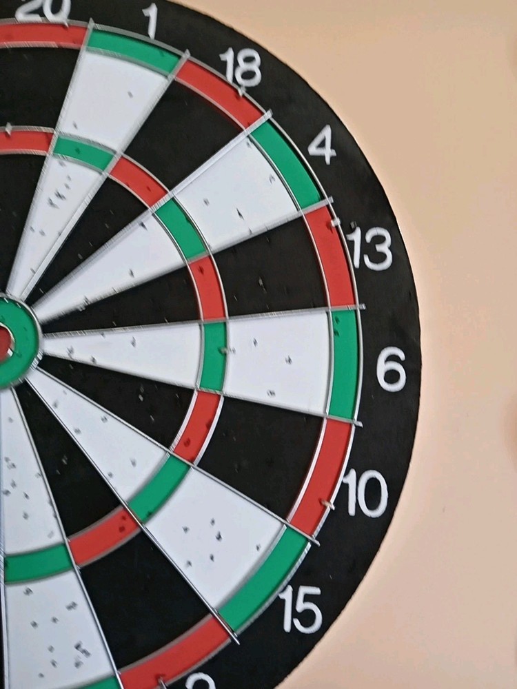 🤩 Double sided Dart Board Set with 6 darts.