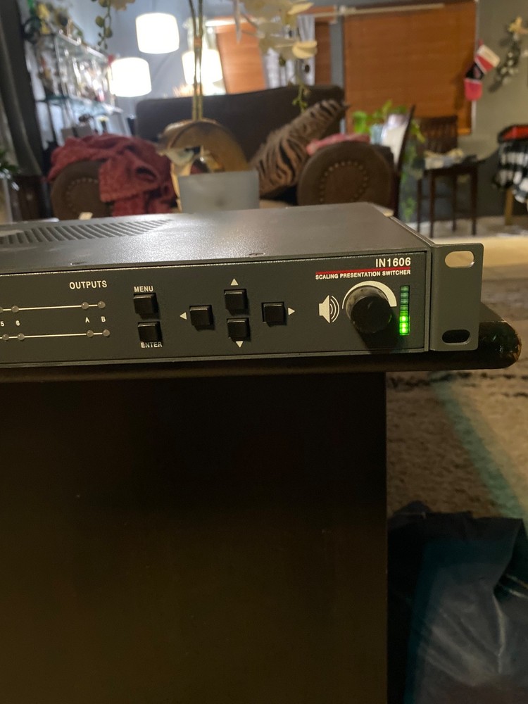 Extron IN1606 Presentation Switcher