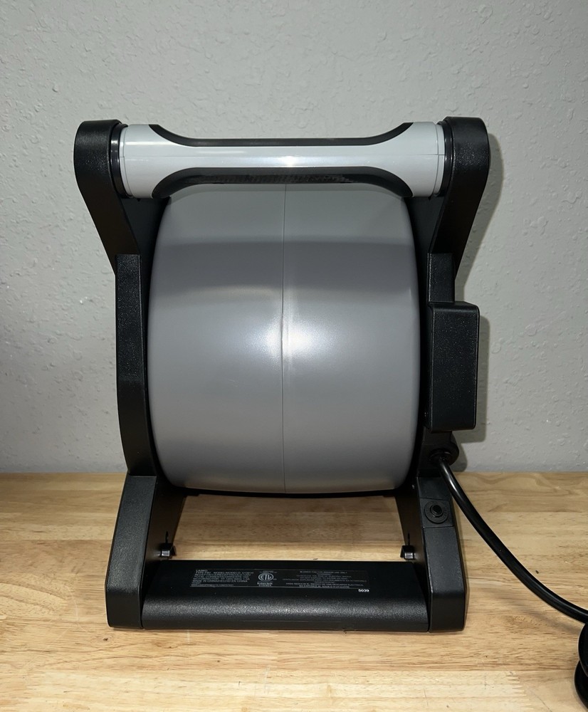 Pro-Performance Pivoting Utility Fan