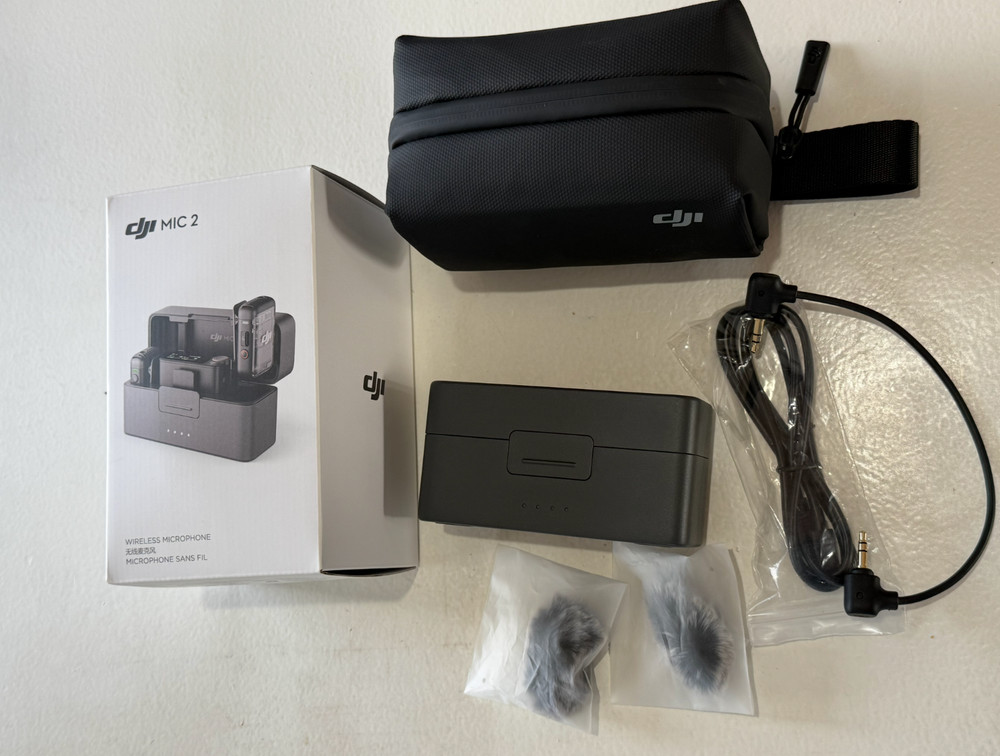DJI Mic 2 Combo (2x Shadow Black Transmitter, 1x Receiver & Charging Case)