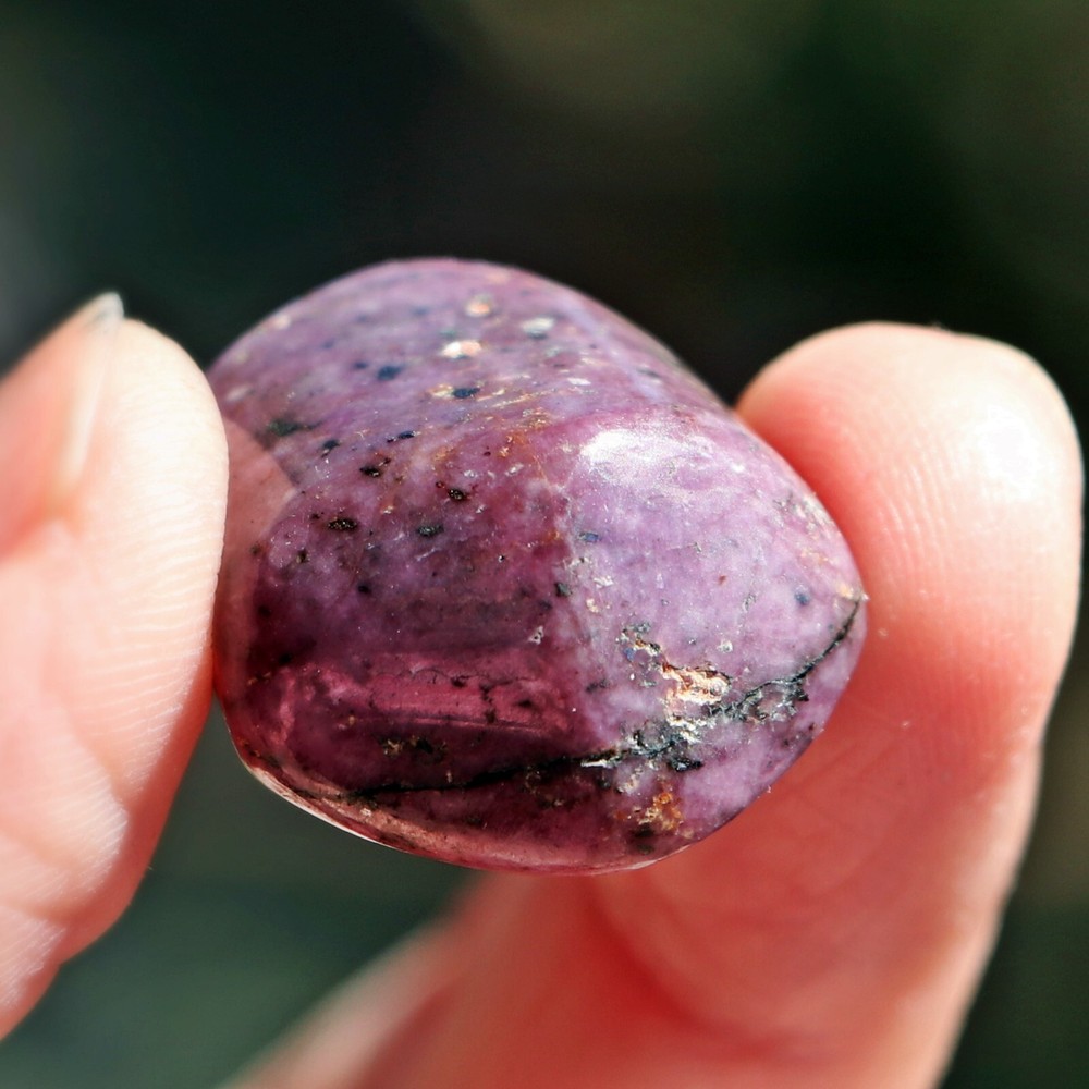 Tumbled Stone: Ruby, Red Corundum from India (RUB45)