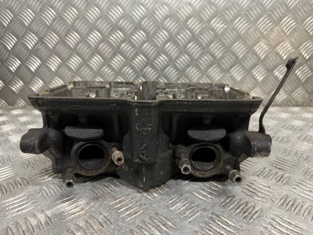 HONDA VFR 750 front cylinder head