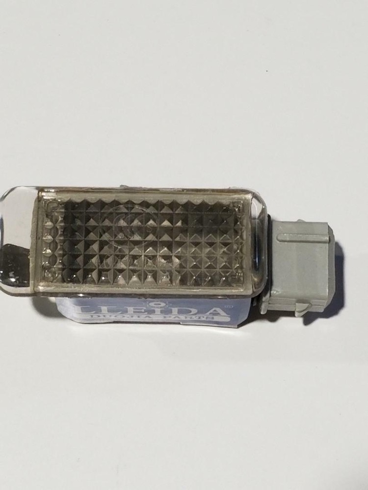 GEELY CK Luz de Chapa