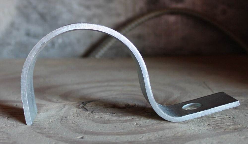 3 IPS 3" 1-Hole Pipe Strap
