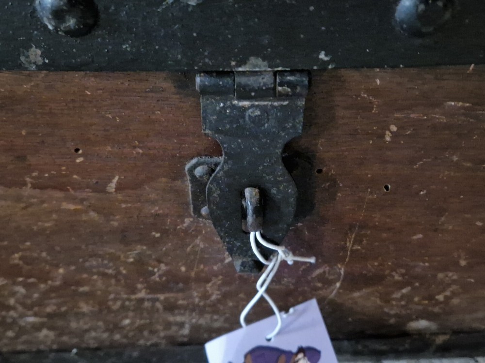 Antique Trunk Wooden 1900 About