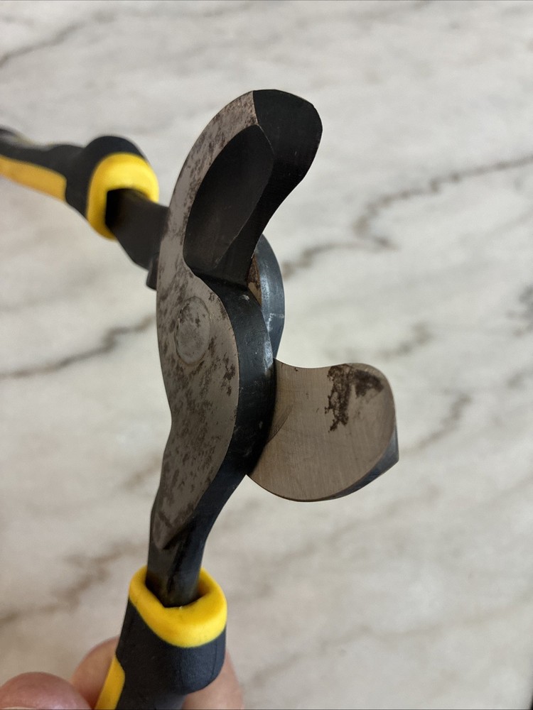 Preowned Southwire CCP9 High-Leverage Cable Cutter In Good Used Condition