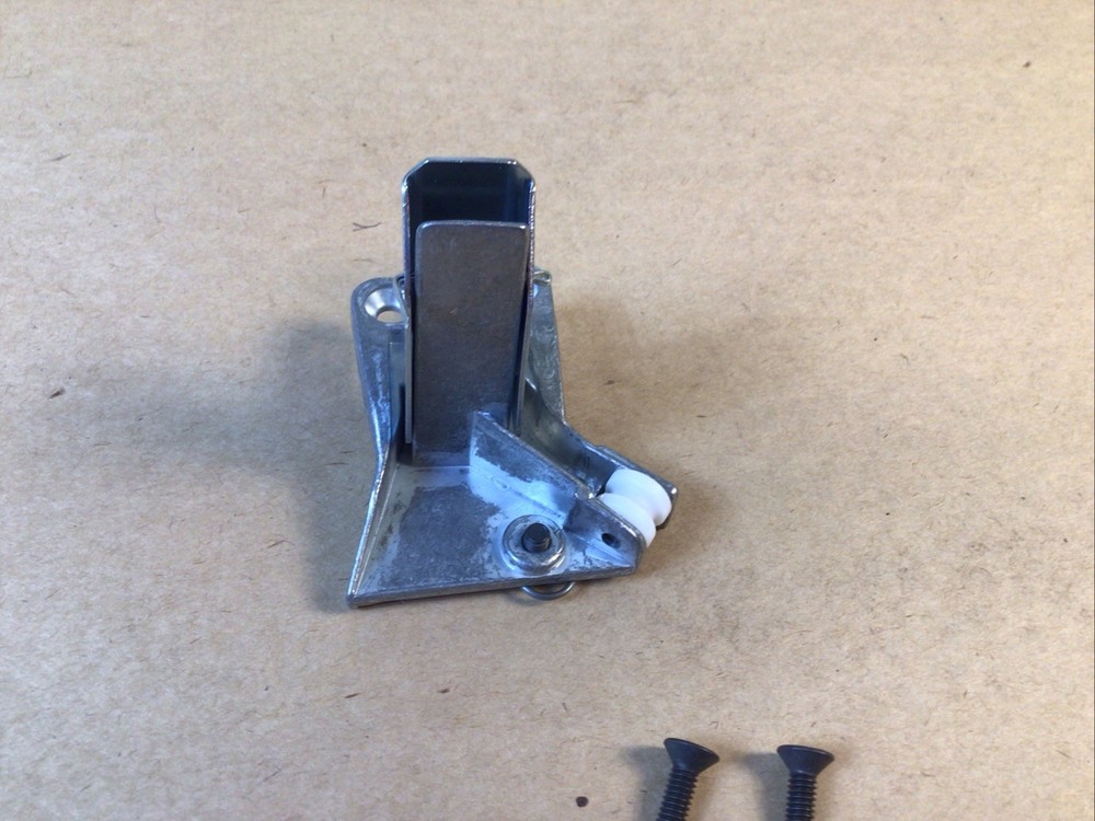 Dillon 550 Roller Bracket # 14280 New