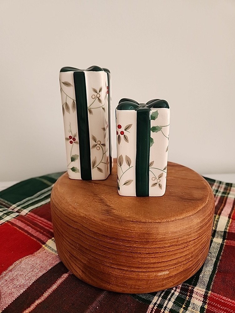 Pfaltzgraff Winterberry Salt Or Pepper Shaker Present Replacement
