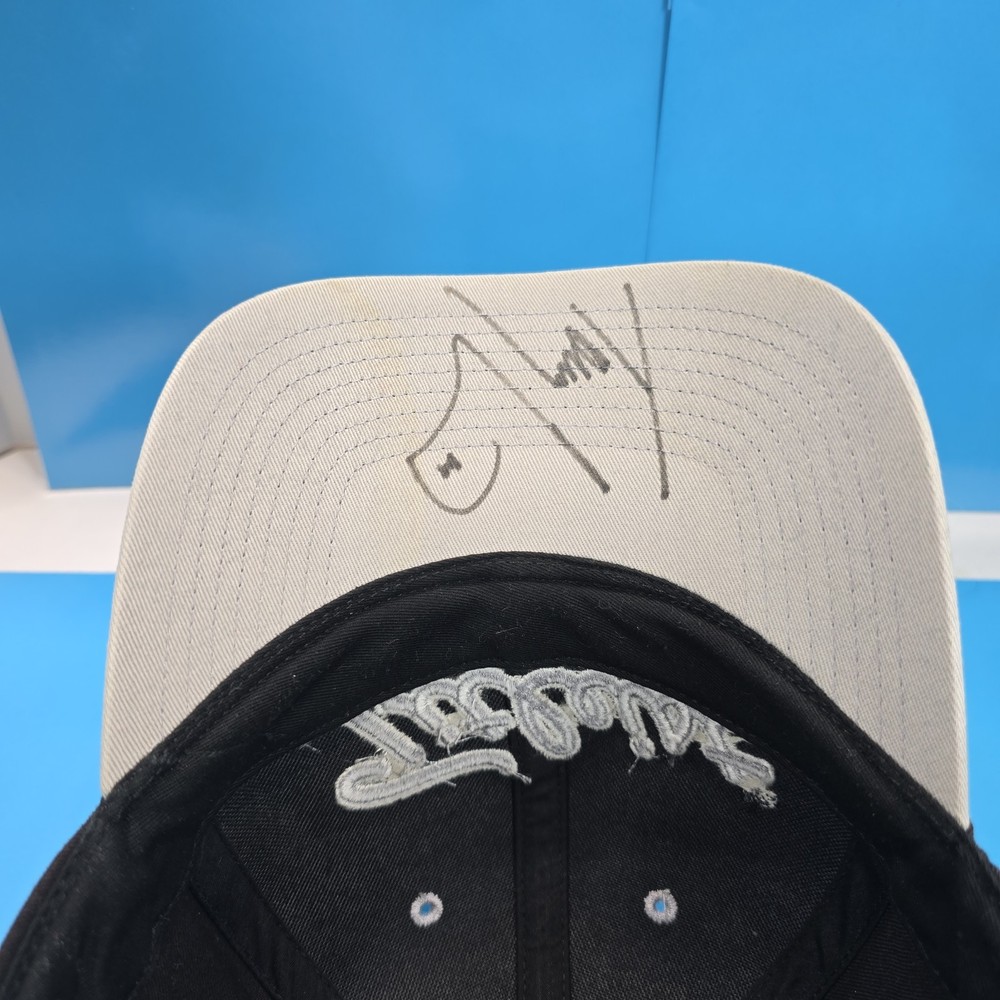 Titleist Golf Hat Cap Black Preowned Adjustable Strap Signed