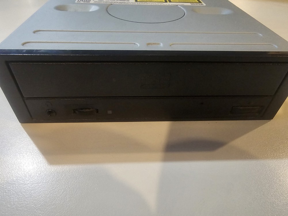 HL Data Storage / Hitachi CD-R/RW Drive Model GCE-8160B