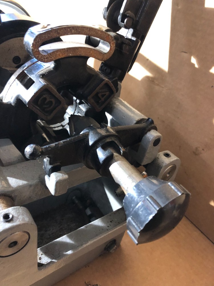 Electric Pipe Threader Machine 1/2"-1" Pipe Threading Machine, Z1T-AF