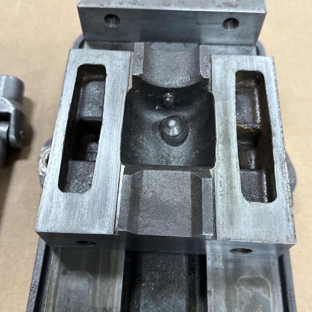 KURT D60 6” SINGLE STATION MILLING MACHINE VISE With HANDLE & JAWS