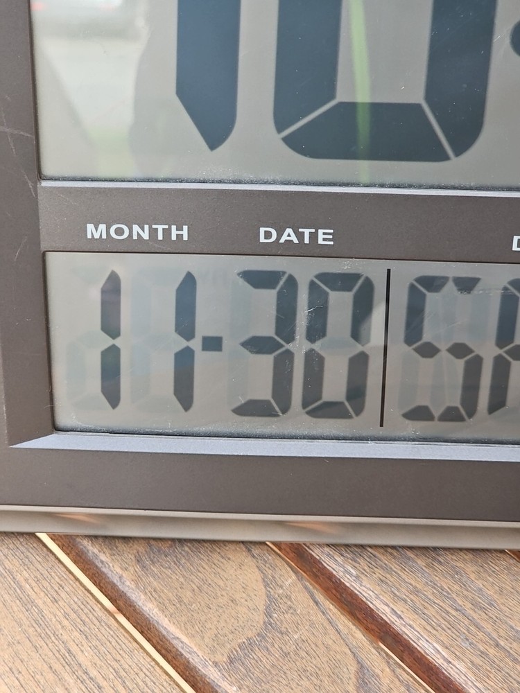 Extech Radio Controlled Wall Digital Clock (11.5X17”) No Controller