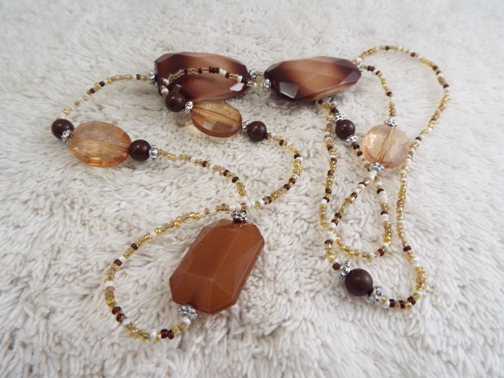 White Brown Bead Necklace (G3)