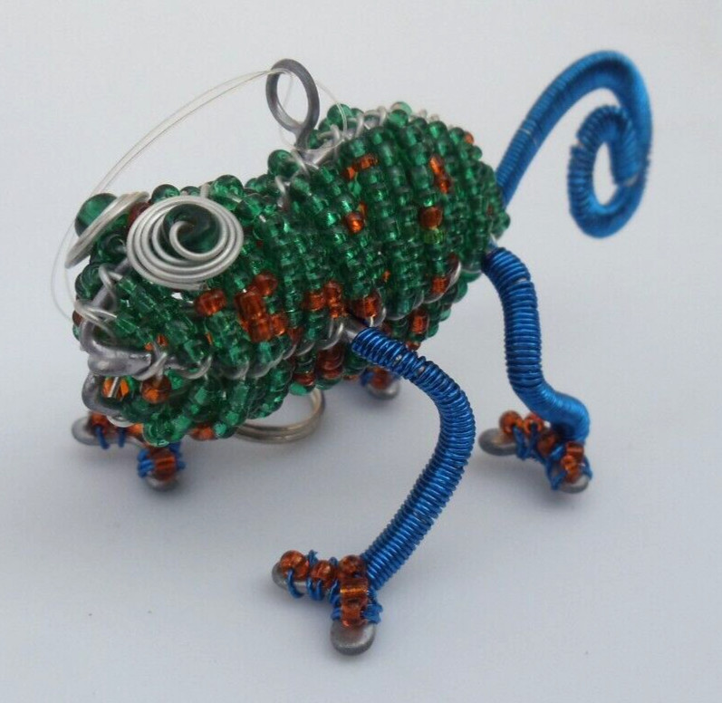 Beaded land: Miniature Hanging Chameleon