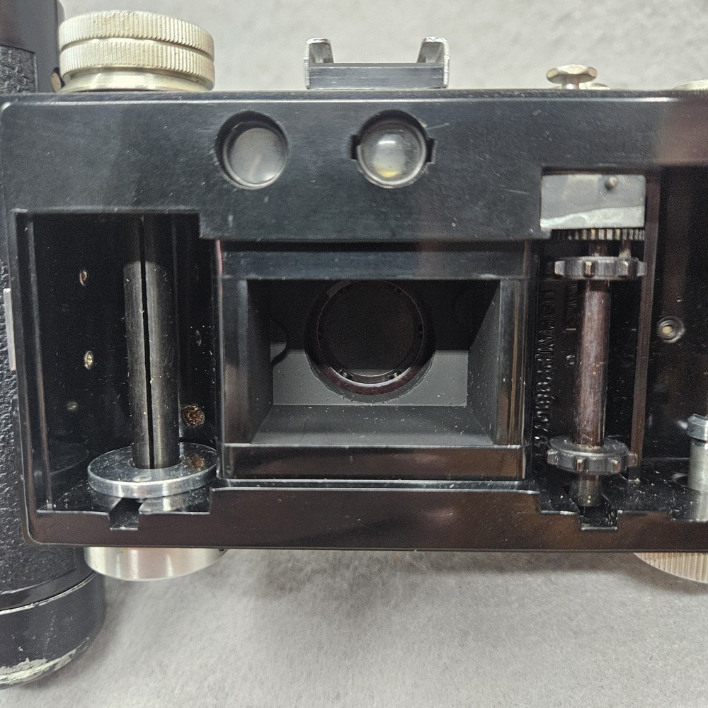 Vintage Argus C3 35mm Rangefinder Camera w/ Flash – Shutter Fires – Untested