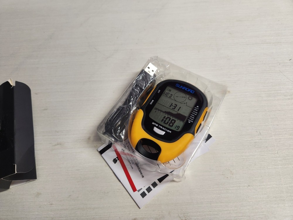 GPS Tracker Barometer Altimeter Compass Weather Forecast Thermometer Barometric