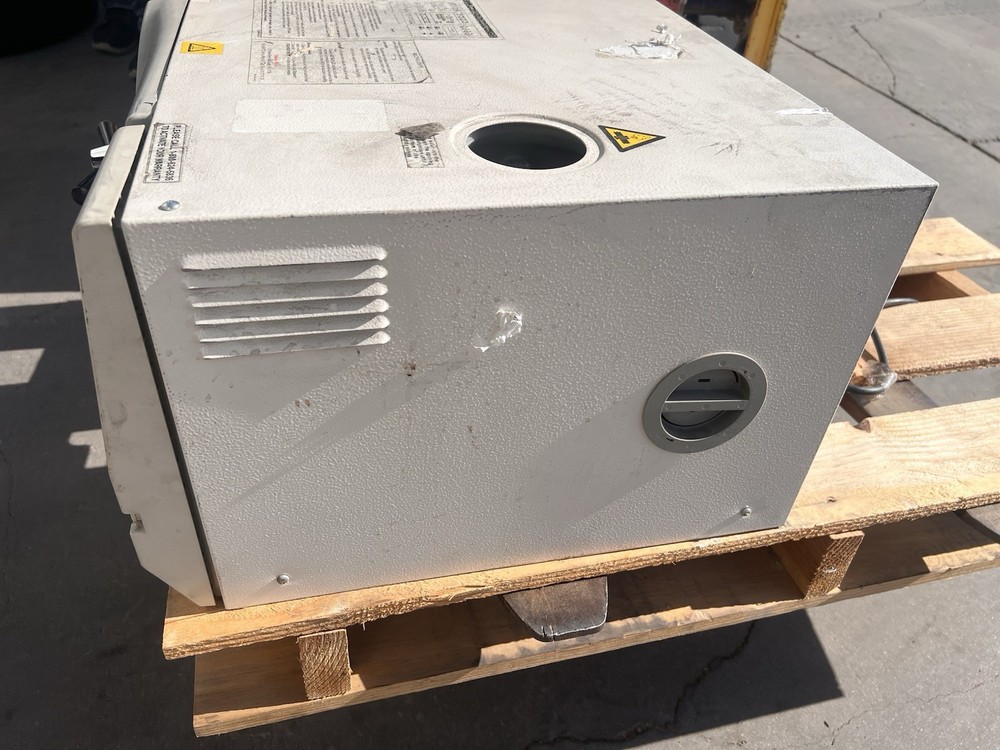 TUTTNAUER EZ10 AUTOCLAVE STEAM STERILIZER POWERS ON