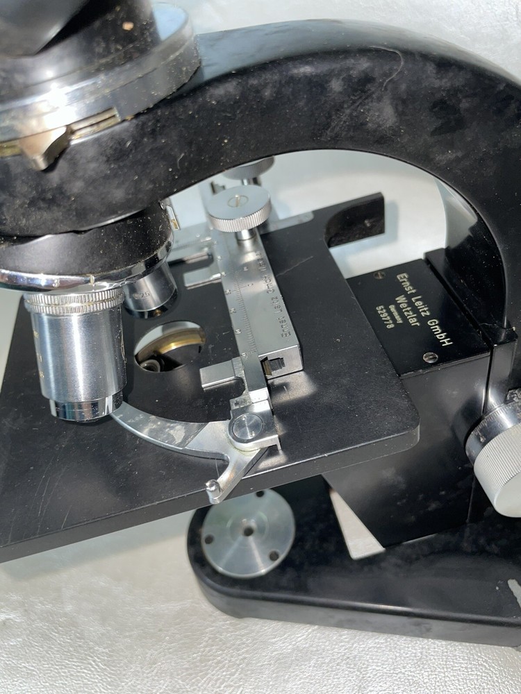 ernst leitz gmbh wetzlar germany 529778 microscope With Case
